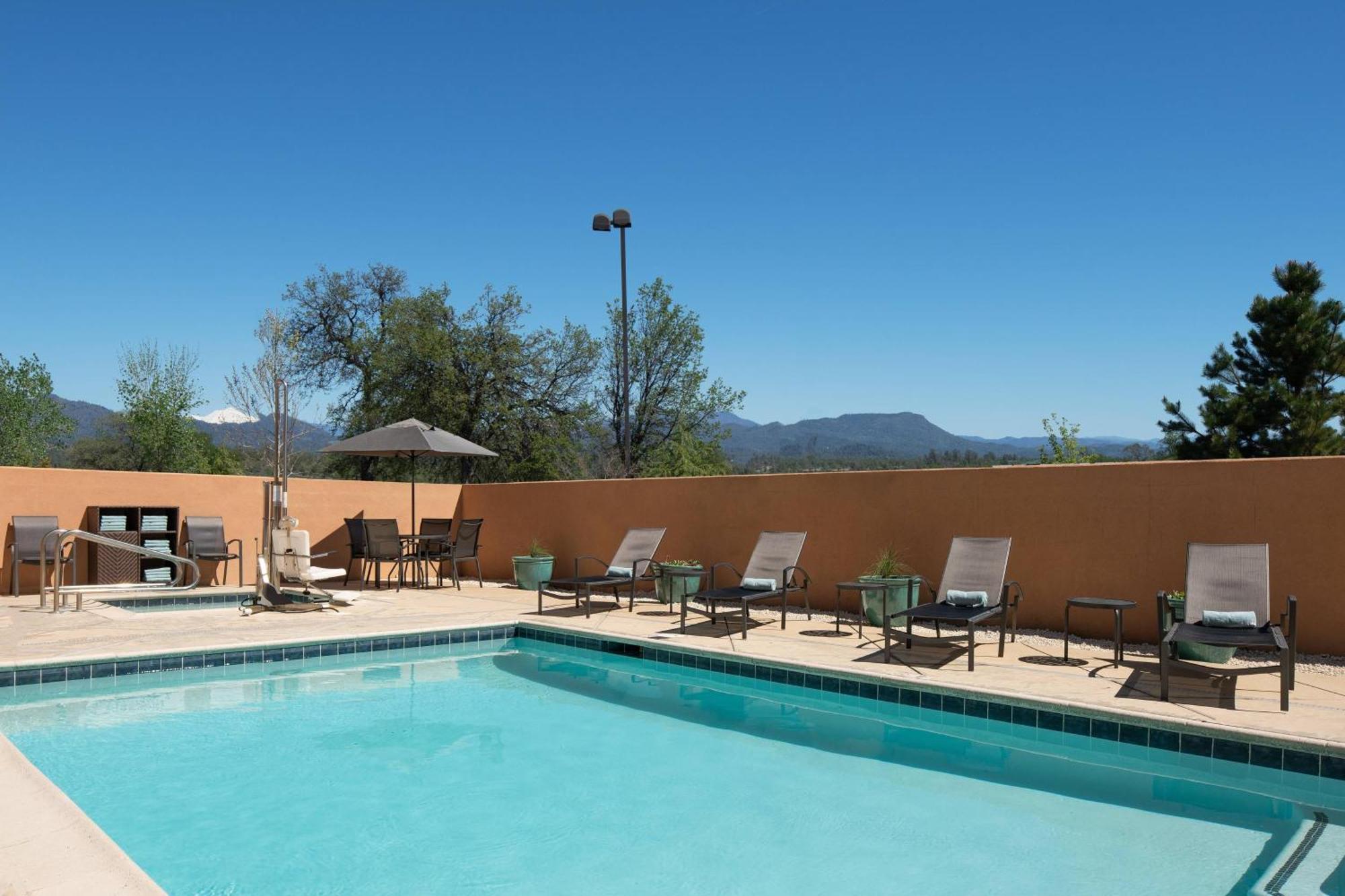 Fairfield Inn & Suites Redding Exterior foto